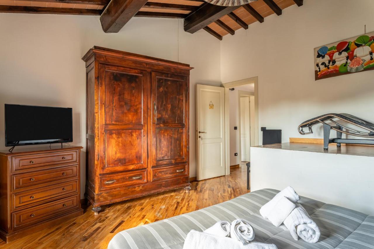 Casa Vecchia Rooms And Parking Gambassi Terme Luaran gambar