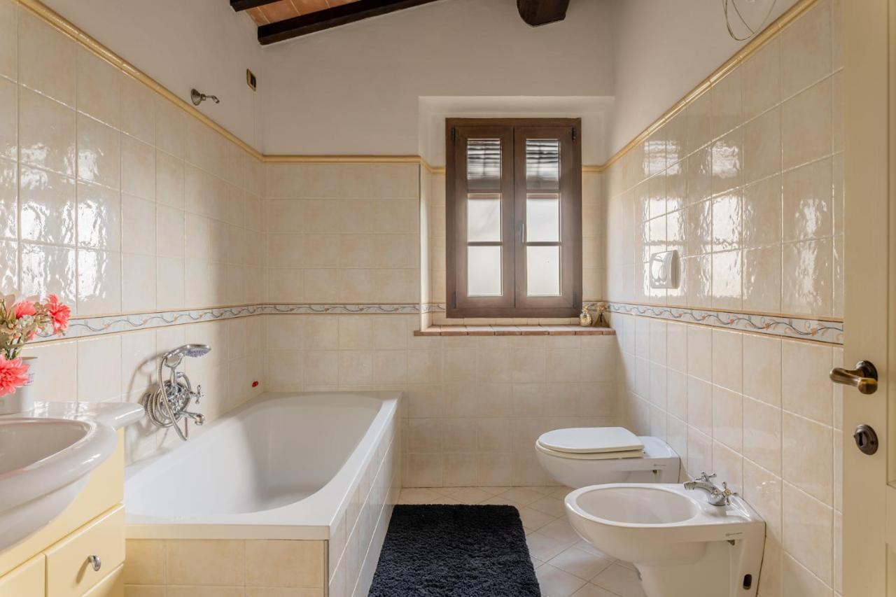 Casa Vecchia Rooms And Parking Gambassi Terme Luaran gambar