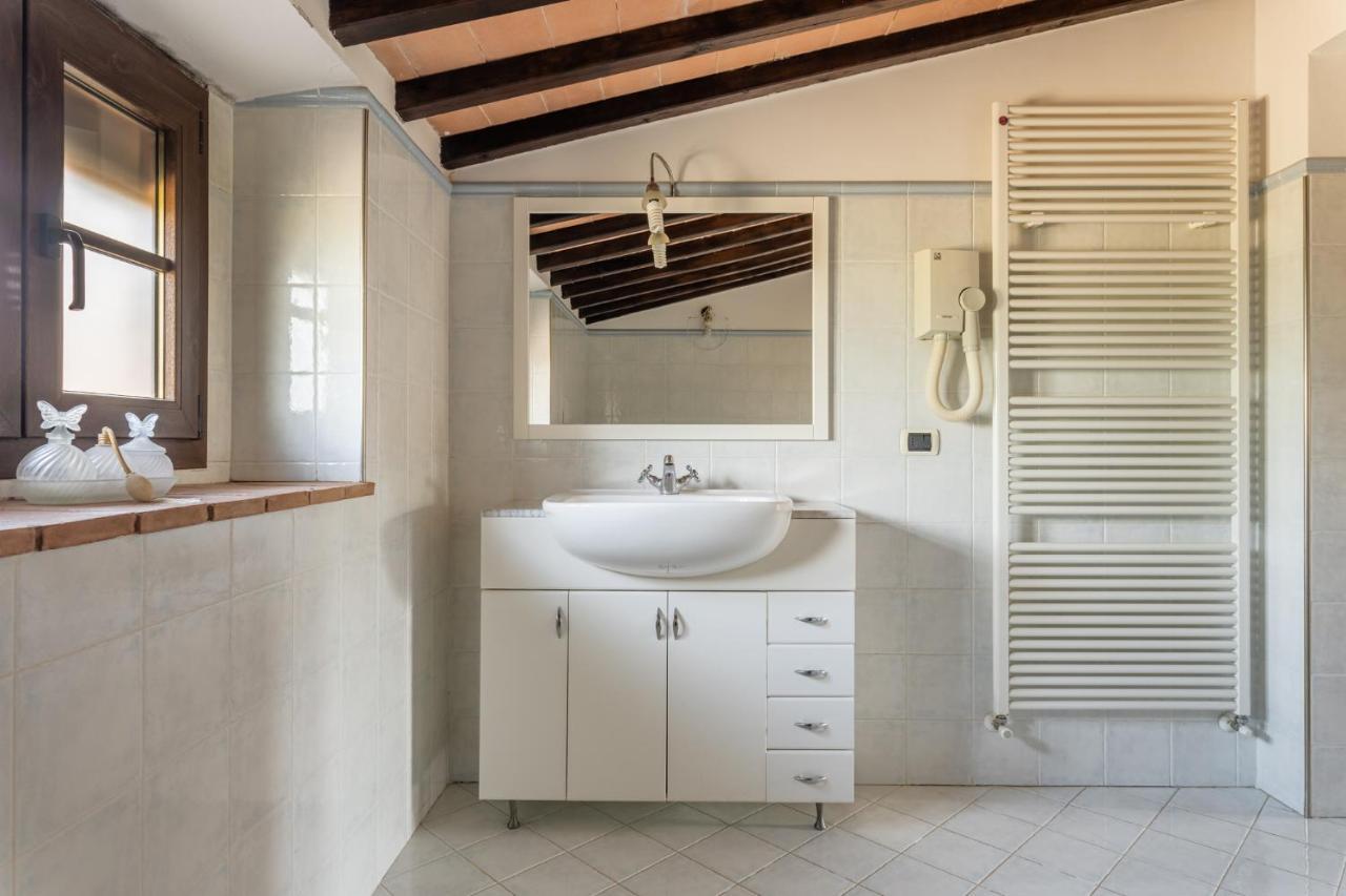 Casa Vecchia Rooms And Parking Gambassi Terme Luaran gambar